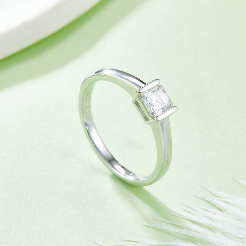 简约正方形S925银镀白金MoissaniteWomen's Ring0.5ctD级